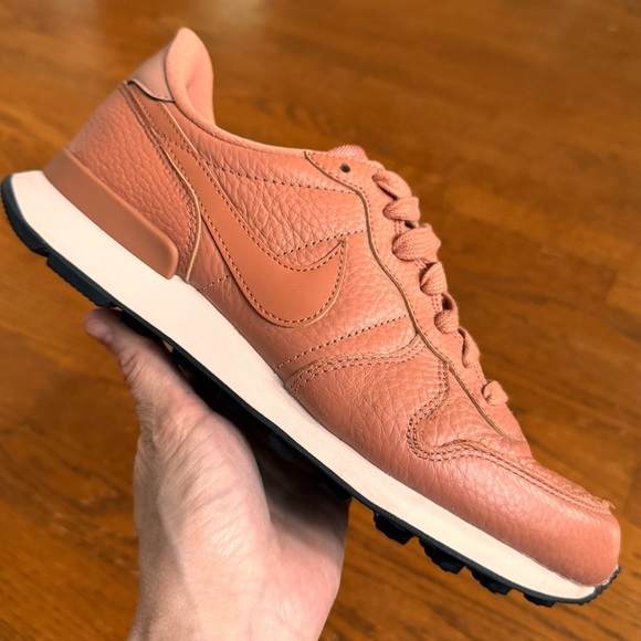 NIKE INTERNATIONALIST PREMIUM LEATHER TERRA-BLUSH-SUMMIT-WHITE Women’s size 8 - Picture 1 of 12
